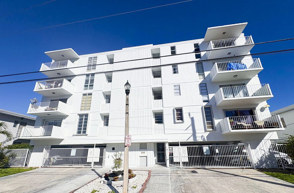 Domino Two Condo - 1